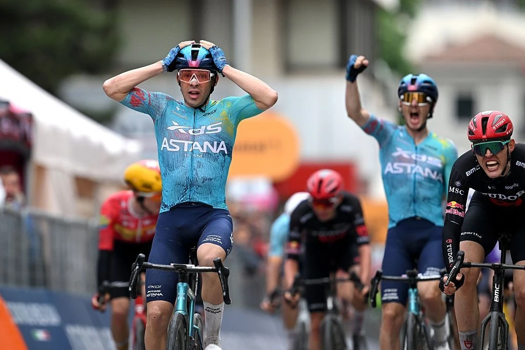 Невероятный финиш и победа Томаса Сильвы на втором этапе. Фото: giroditalia.it