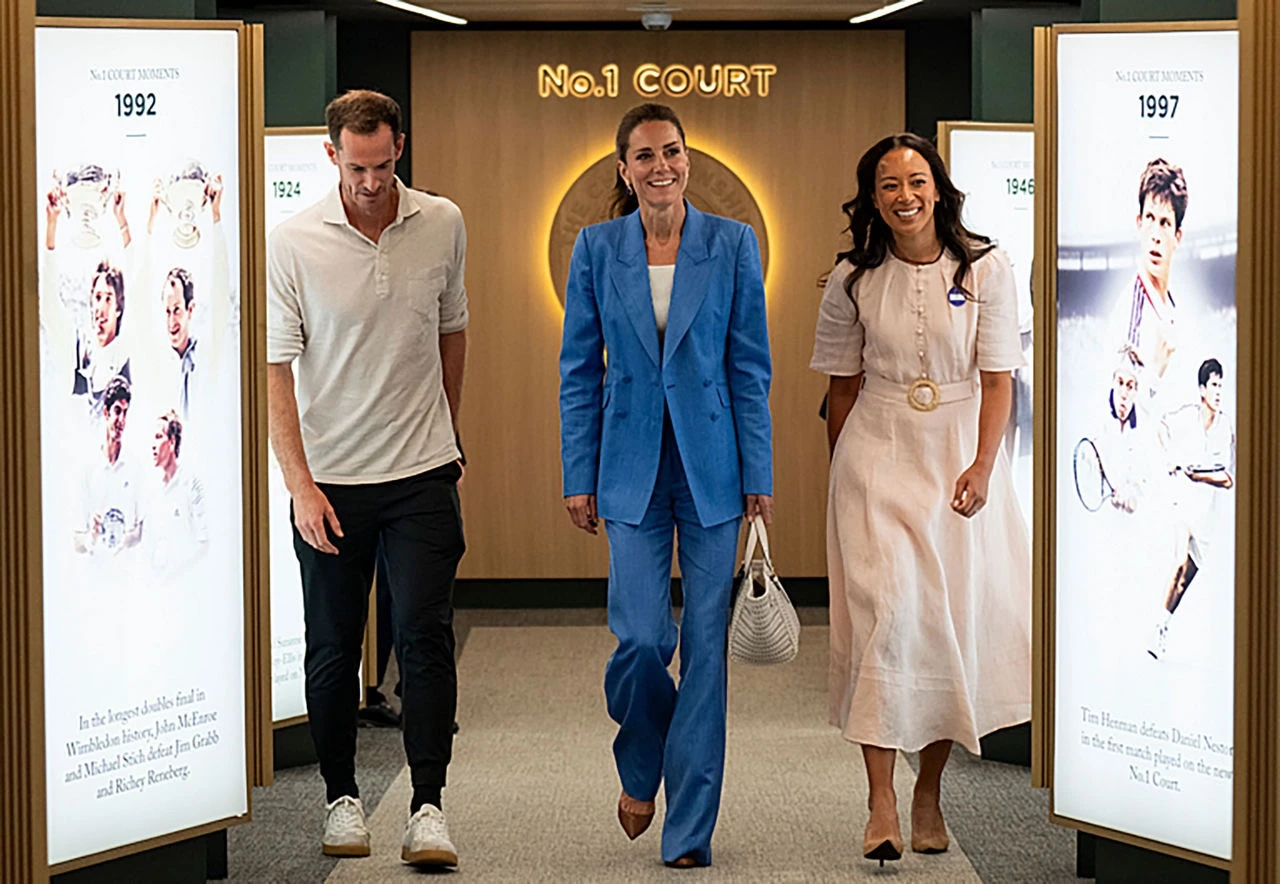 Уэльс ханшайымы Кэтрин – AELTC патроны, оның жанында Энди Маррей мен Ұлыбритания әйелдер құрамасының капитаны Энн Кеотавонг. Фото: Эндрю Бейкер / AELTC.