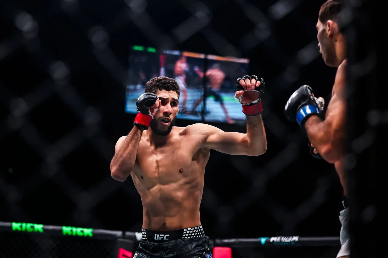 Парнасс уничтожил Хукера в дебюте UFC: все результаты турнира в Париже