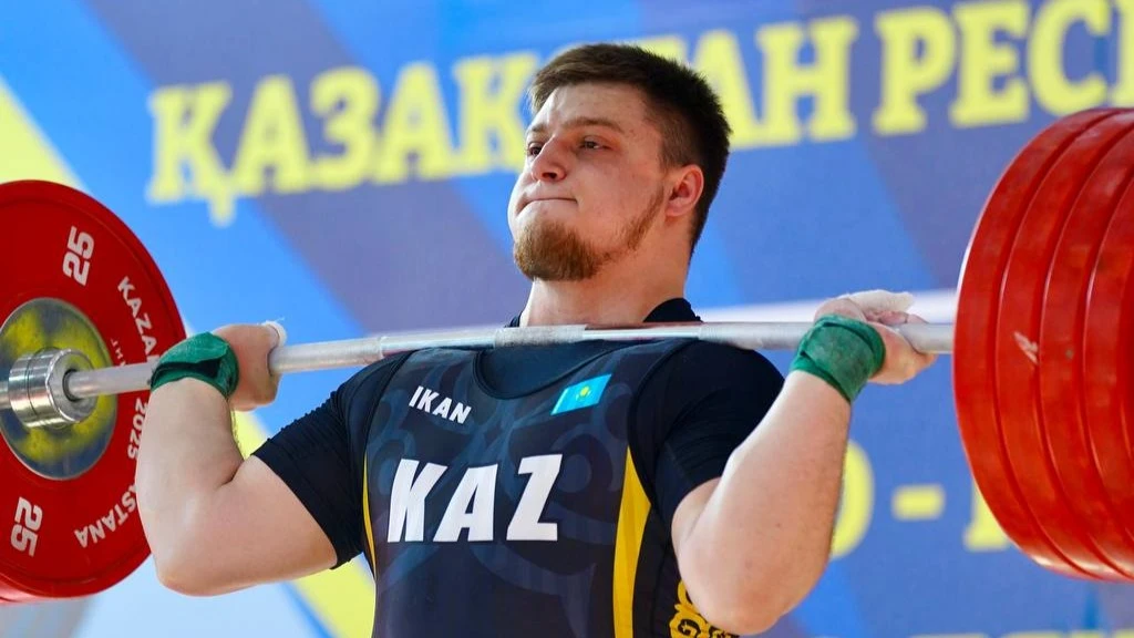 Чемпион мира Артем Антропов одержал победу с новым рекордом