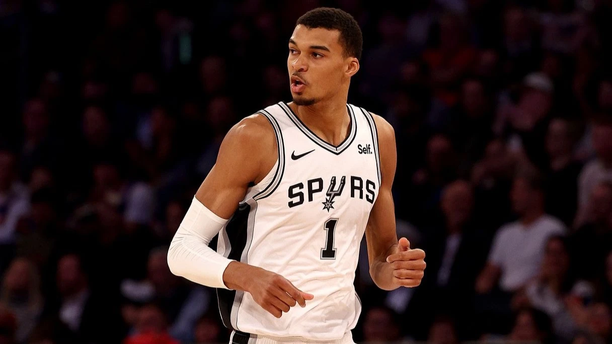 Вембаньяма NBA плей-офф кезеңінде тарихи рекорд орнатты