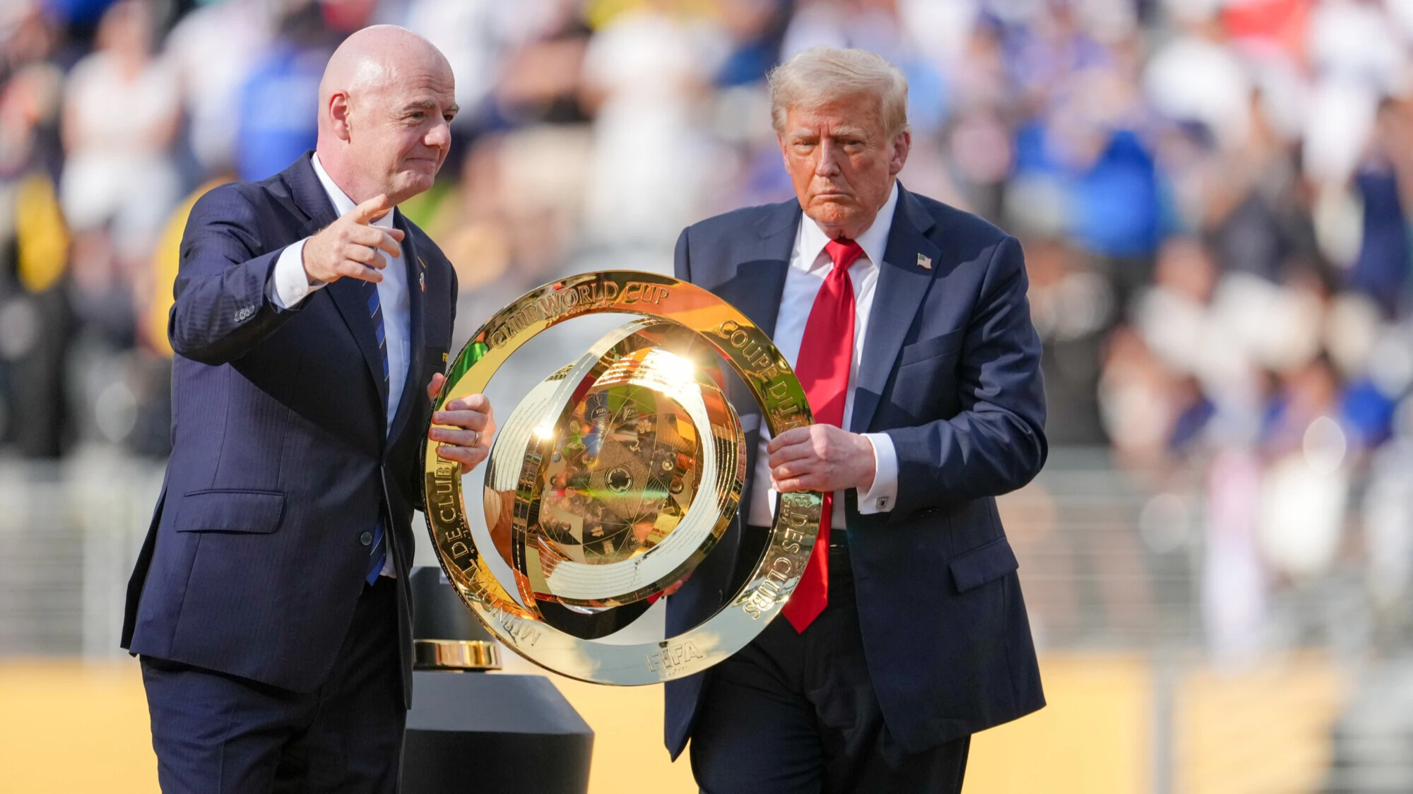 ФИФА разрешит Трампу вручить трофей ЧМ-2026 по футболу: подробности
