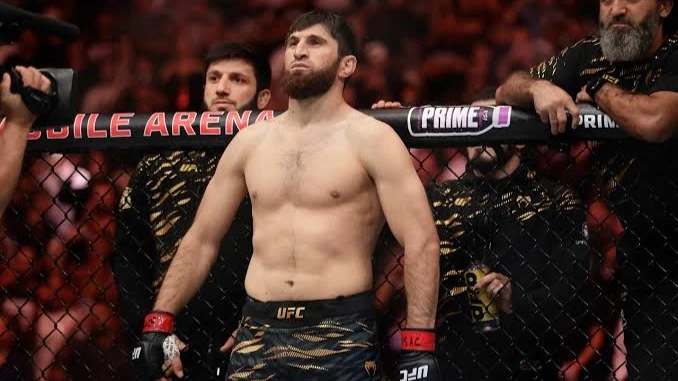 Магомед Анкалаев досрочно победил Богдана Гуськова в главном бою UFC Fight Night