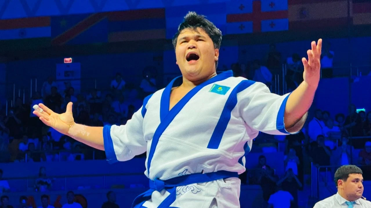 Дебютант сенсационно выиграл золотой пояс Qazaqstan Barysy – 2026