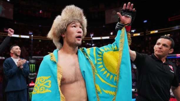 Видео. Шавкат Рахмонов провел спарринг с двукратным чемпионом мира по боксу