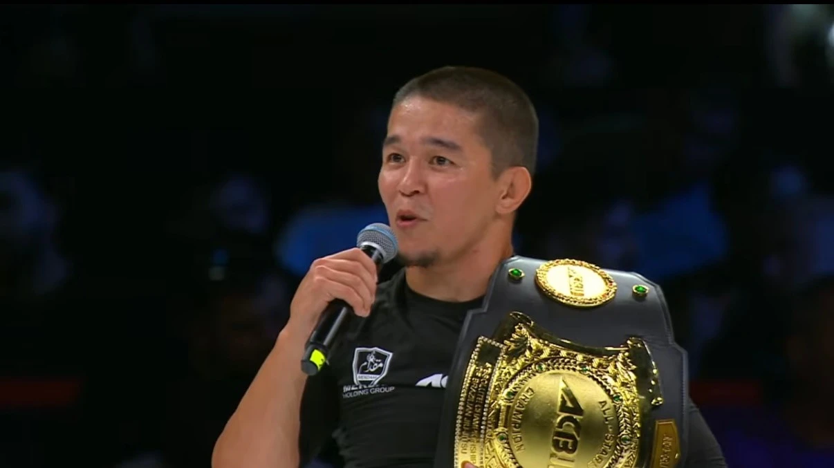 Қазақстандық жауынгер Асу Алмабаев ACBJJ лигасының чемпионы атанды