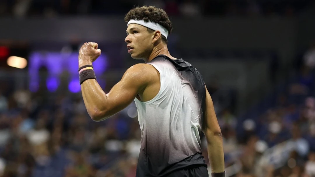 Шелтон сенсационно победил Алькараса и вышел в полуфинал US Open-2026